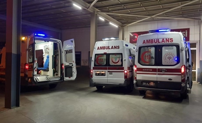 Çaldıran ilçesinde meydana gelen trafik kazasında, bir tırın sulama tankerine