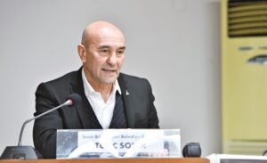 İzmir Büyükşehir Belediyesi’ne yönelik yolsuzluk soruşturmasında önceki dönem Belediye Başkanı