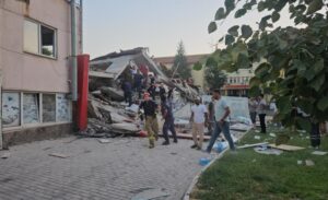 Sındırgı ilçesinde meydana gelen 6.1 büyüklüğündeki deprem, çevre illerde de