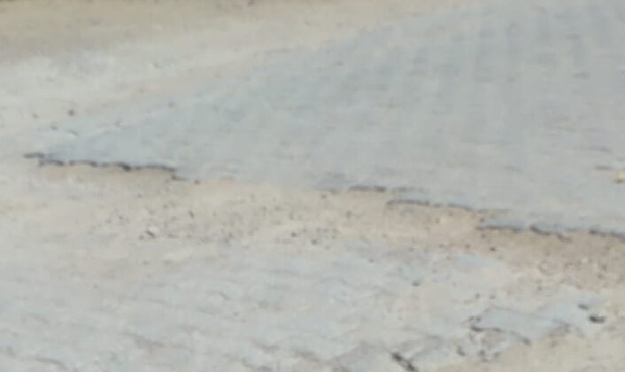 Van’da yollardaki çukurlar ulaşımı aksatıyor