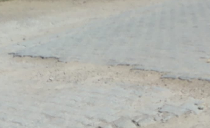 Kalecik ve Tuşba TOKİ’de yollar bozuk, ulaşım yetersiz, temizlik aksıyor.