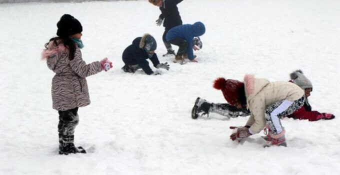 Öğrencilerin beklediği haber geldi! Van’da okullar tatil edildi