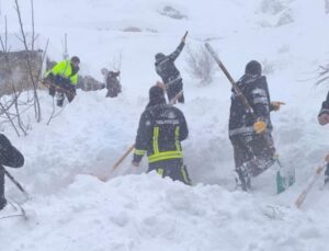 Van’da 2 mahalleye çığ düştü! Çok sayıda ev boşaltıldı