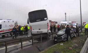 Kuzey Marmara Otoyolu'nda polis servisinin karıştığı kazada 1 polis şehit