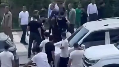 Ortalık savaş alanı: Çok sayıda yaralı ve gözaltı var Şırnak’ın Cizre ilçesinde akraba iki aile arasında çıkan ve yaklaşık